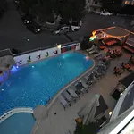 Ξενοδοχείο με διαμερίσματα Sincerity Μαρμαρίς